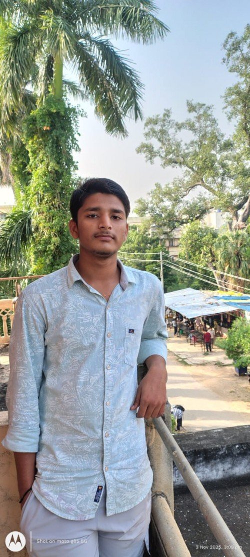 Sushil Prajapati  home tutor in Prayagraj.